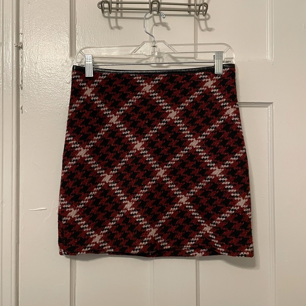 Express Red Houndstooth/Plaid Faux Leather Trimmed Recycled Wool Blend Skirt